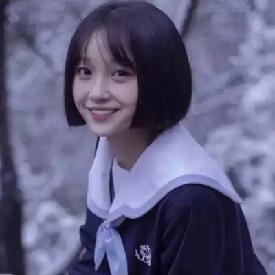 哈哈大笑的女人头像图片笑得很治愈很甜美
