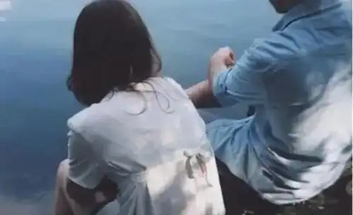 抢走手机持刀恐吓,辽阳男子非法拘禁女友4小时竟是因这个举动
