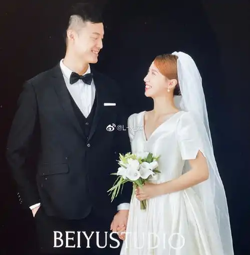 又一排球国手大婚,退役后复出27岁迎来人生巅峰,事业爱情双丰收
