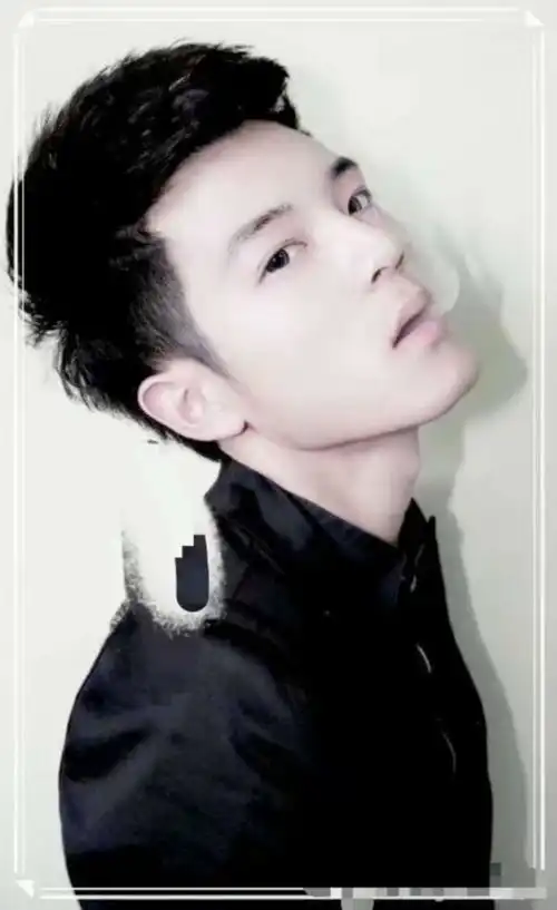 女人最喜欢男人这9款发型,阳光帅气男人味十足,夏天留更适合
