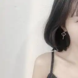 太厉害了温州22岁姑娘靠耳朵赚钱,月入百万
