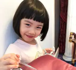 朱茵基因太神奇,女儿五官完全长开,仿佛迷你版紫霞
