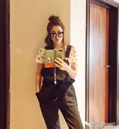 一年四季照她穿四十几也能秒变二十出头的小女生
