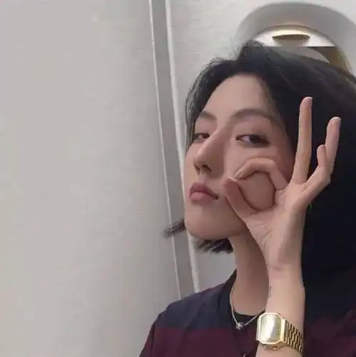 头像女他到底哪里好值得你红了眼睛还要笑着原谅
