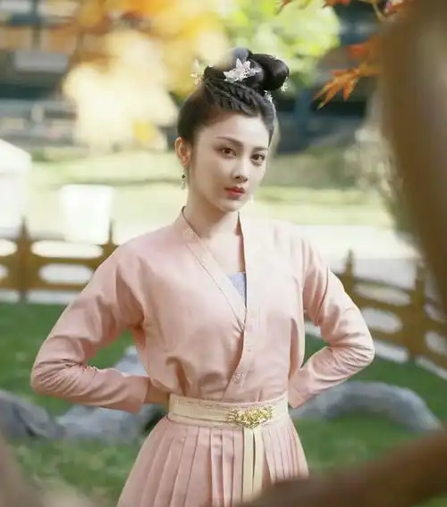 从与凤行到四方馆,都演风情万种的女子,33岁的她成花魁专业户
