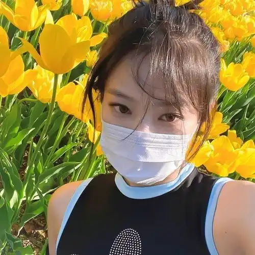 小众纯欲辣妹风头像氛围感
