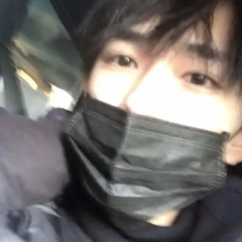 tfboys易烊千玺超绝头像那些不太容易认出是千玺的图片
