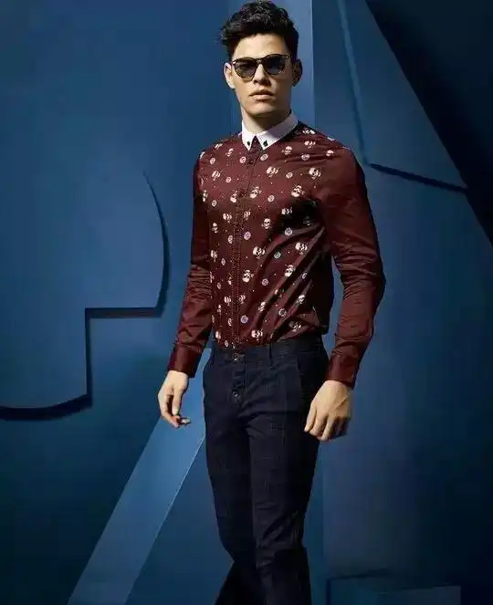 春夏西裤巧搭配,彰显商务男士的职场时尚魅力
