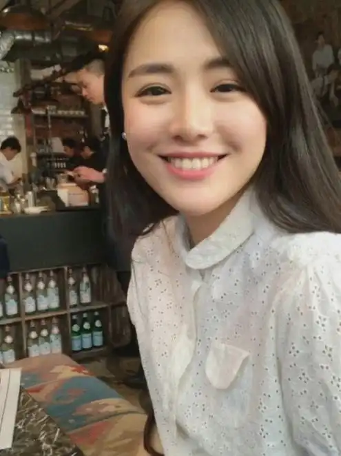 马思纯海外待产男友ip在英国,两人照片透露细节
