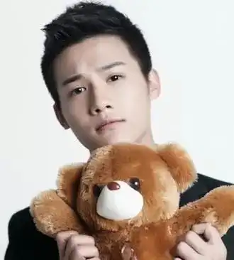 冬季男生发型新选择小清新短发帅气来袭
