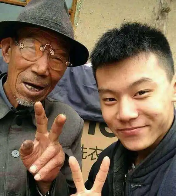 最成功变形计,王晨正为农村爷爷千里奔丧,街溜子变栋梁之才
