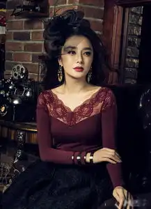 秦岚复古大片曝光高贵迷人风情万种
