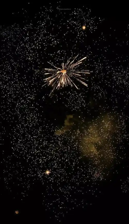 暗色系锁屏壁纸
