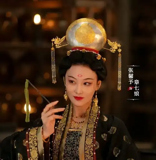 清明上河图密码张颂文肿了,白百何嫩了,我却被女三号惊艳了

