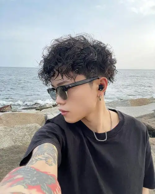 13款流行男士发型,清爽百变很有型,剪完真帅气
