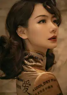 戚薇旗袍造型,风情万种,与老公李承铉高调秀恩爱
