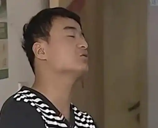 男子要和怀孕的妻子离婚,丈夫她太丑了,配不上我带出去都丢脸
