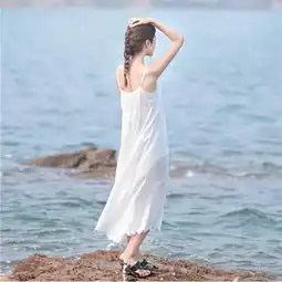 细吊带连衣裙,穿出你的万种风情
