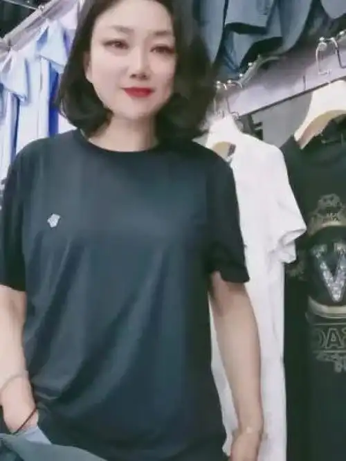 清爽一夏百搭t恤男士短袖男人也有柔情的一面中年男装有需要的朋友可以留言总有一款适合你
