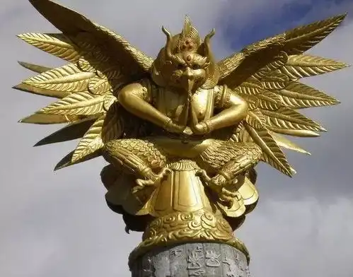 西游记中如来佛祖的舅舅是不是燃灯古佛座前的大鹏鸟
