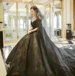 个性黑婚纱,代表至死不渝的爱情
