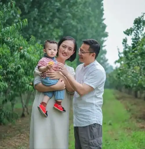 清华美女博士毕业放弃高薪工作,扎根农村11年,靠种地年入百万
