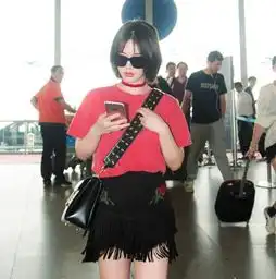 马思纯最近状态不错,时尚表现力也是越来越强了
