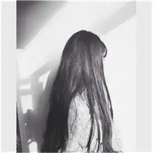 伤感女生头像真人我的心已死不要再招惹我
