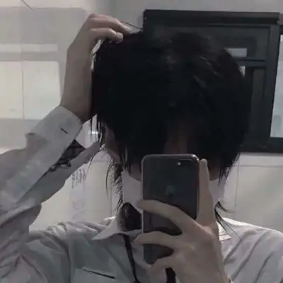 ins酷帅男生头像不知不觉已经变成了故事中的大人们

