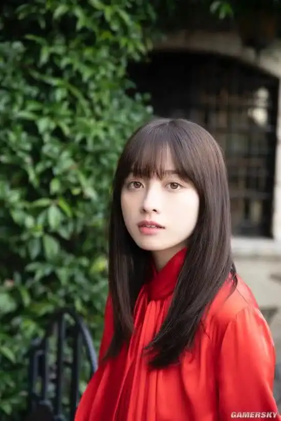 桥本环奈大量写真美照曝光清纯性感浑然一体

