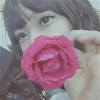 非主流头像中带花的头像
