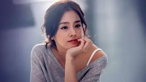 天然美女金泰熙生活幸福,其弟弟也托她的福,进入娱乐圈
