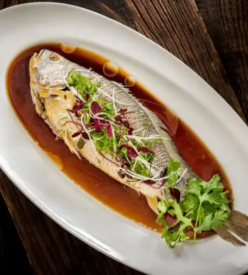 单日热卖10万的年夜饭礼盒人均60吃花胶鸡八宝鸭等16道美味还有国宴菜
