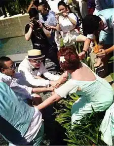 宅男女神柳岩情感真人秀首秀大鹏做闺蜜
