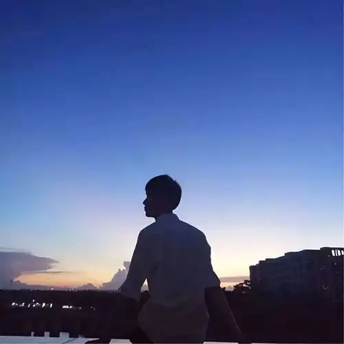 情头不露脸情侣头像真人头像
