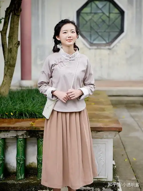 求推荐一些民国风的服饰店主要是旗袍裙子上衣什么的,不用推荐汉服的啦求推荐

