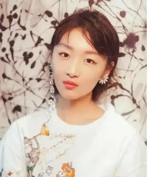 奶油肌底妆怎么化看周冬雨倪妮如何拥有的
