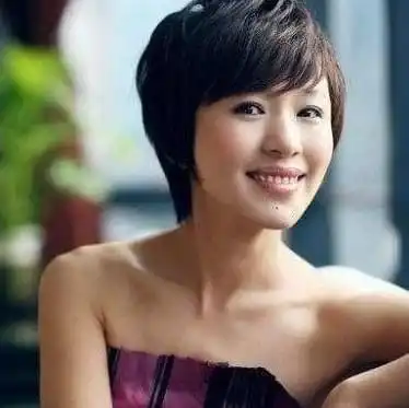 欧阳夏丹消失163天与相伴9年的新闻联播说再见
