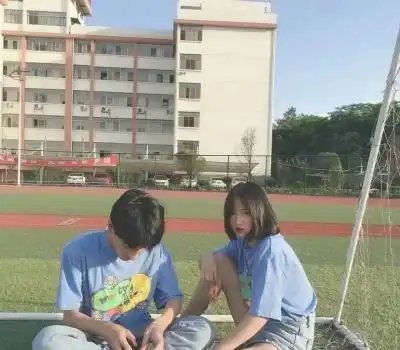 初中时期男生自认为很丢脸的3行为,隔壁班花个qq呗
