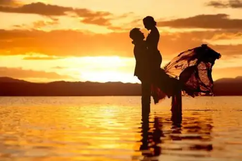 婚姻有三种一种叫余生,一种叫搭伙,还有一种最令人心痛
