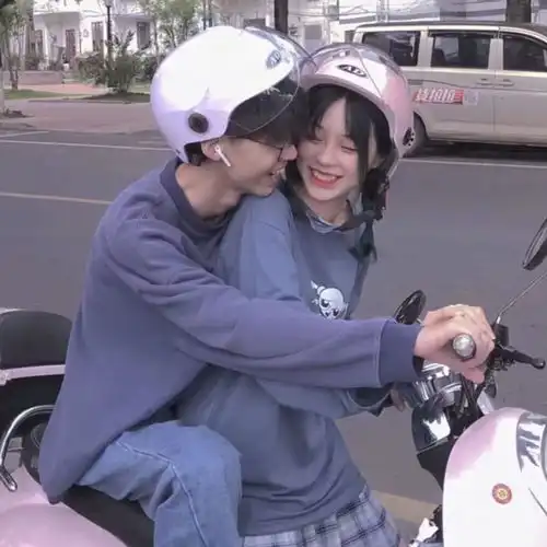 艾莎的头像馆爱你的人怎么舍得让你含着泪入睡
