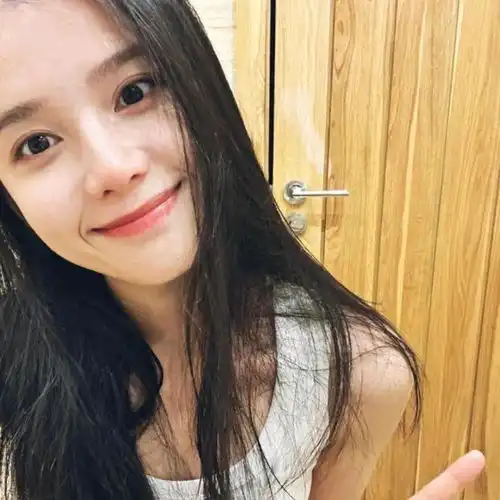 从没见过娱乐圈有一位女明星的照片这么适合当头像,好看果然吃香
