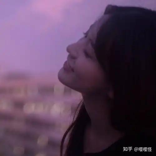 这个头像是情头吗百年不换头像的一个人突然换了这个有点慌
