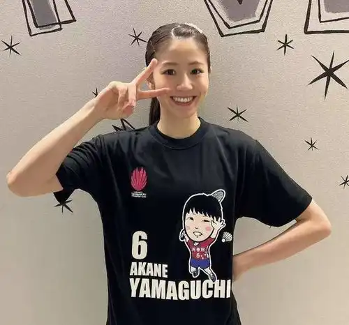 羽毛球女神志田千阳的甜美笑容掳获大批球迷,更被娱乐圈钦点出道
