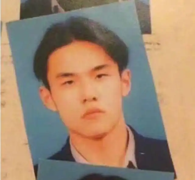 二十年后周杰伦变帅,五官没变,改变一点就亮了
