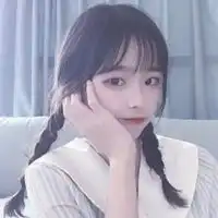 高一女学生清新可爱的真人头像
