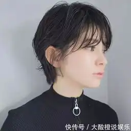 47岁朱茵剪了短发,你也可以像紫霞仙子一样美
