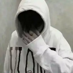 冷酷风格冰冷的让人害怕的男生头像
