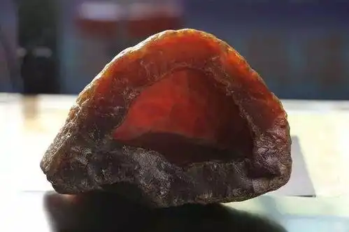 捡石头怎么才知道捡到的是玛瑙,什么是废石头
