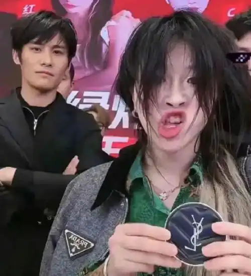 疯狂小杨哥徒弟被指低俗带货
